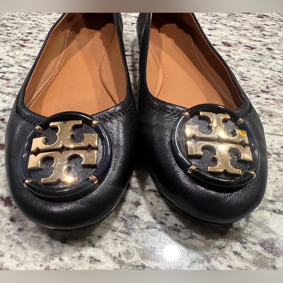 Tory Burch Enamel Logo leather ballet flats perfect black gold heal detail